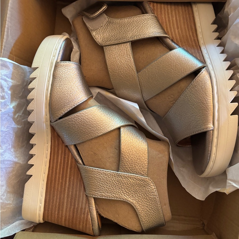 Sofft Metallic Wedge Sandals